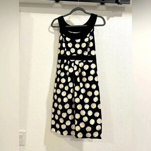 Motherhood Dress, M,EUC, stay cool and comfortable this summer!​